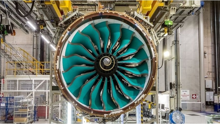 Rolls-Royce starts building world's biggest jet engine